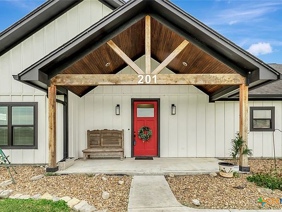 2nd image of 201 Stone Oak Dr