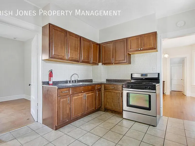 306 East St #LOWER — Photo 9