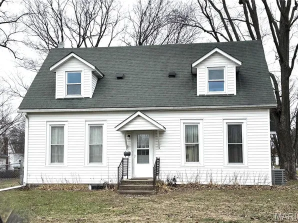 1017 E Washington Ave, Greenville, IL 62246