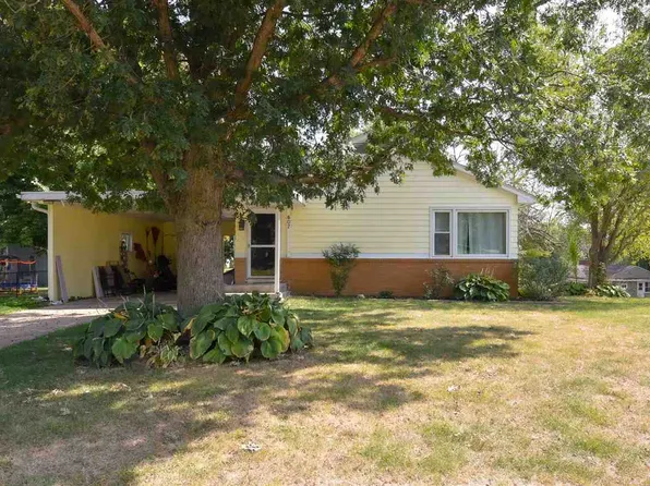 607 Madison St, Williamsburg, IA 52361