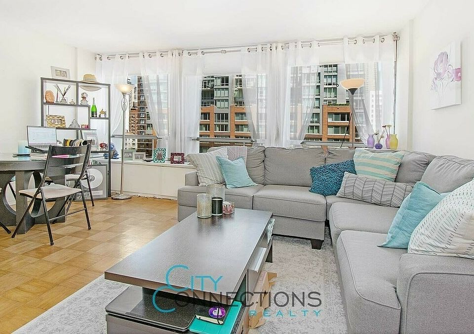 1st image of 300 E 33rd St APT 4D