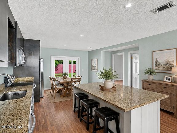 3rd image of 8358 CHASON Road W