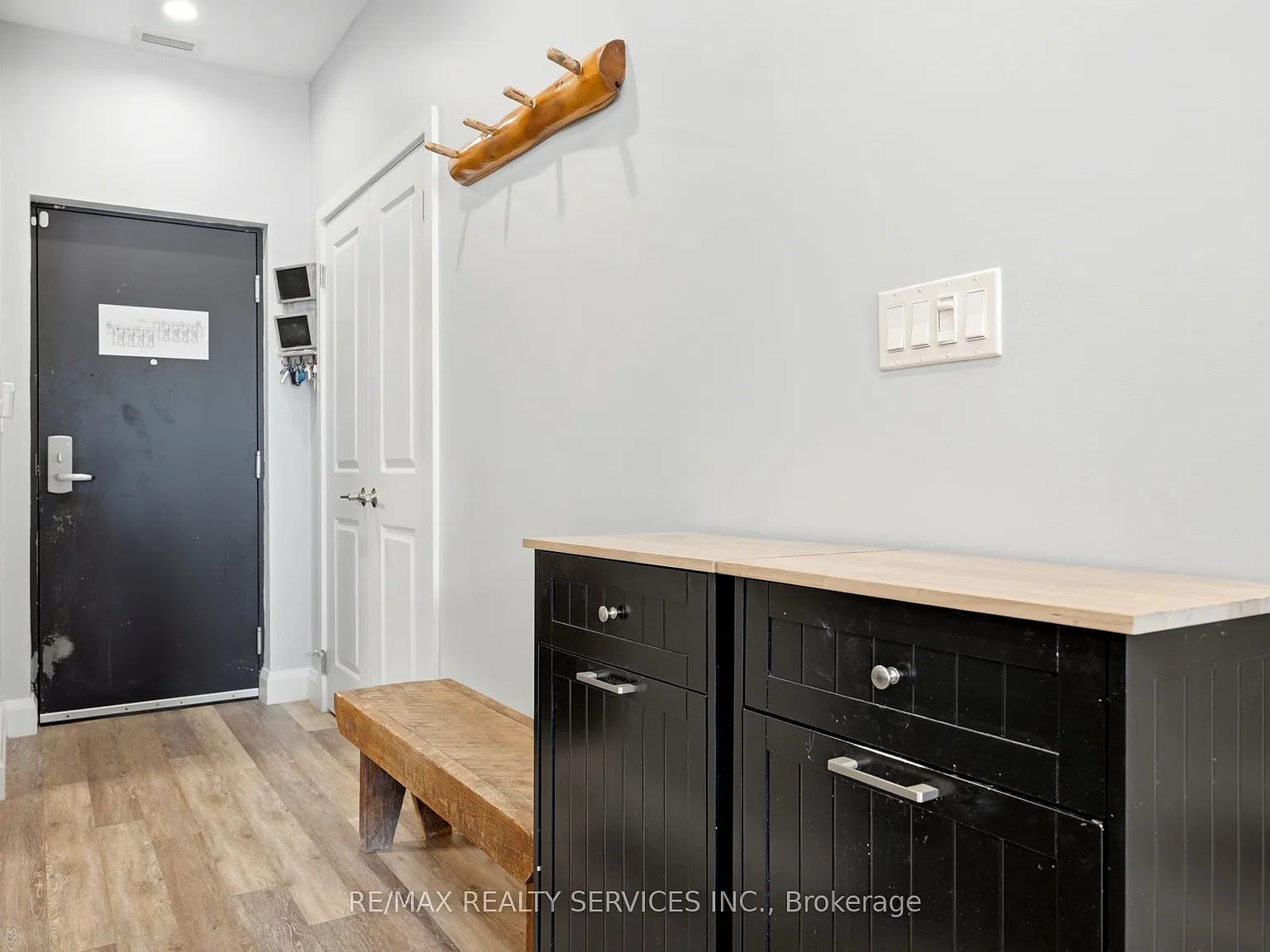3 bed, $3,500 — Photo 3