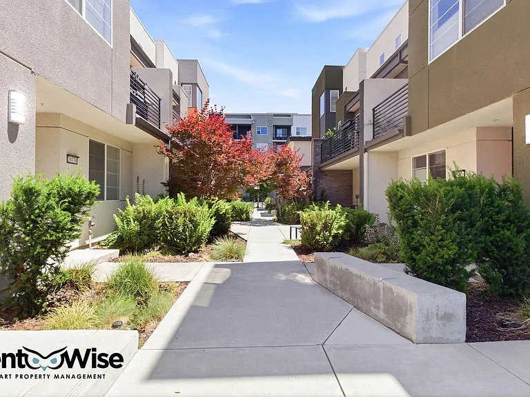 29384 Hub Ln — Photo 49