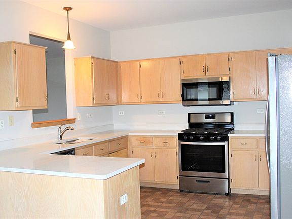 3rd image of 2104 Primrose Dr