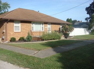 1004 Holcomb St, Streator, IL 61364