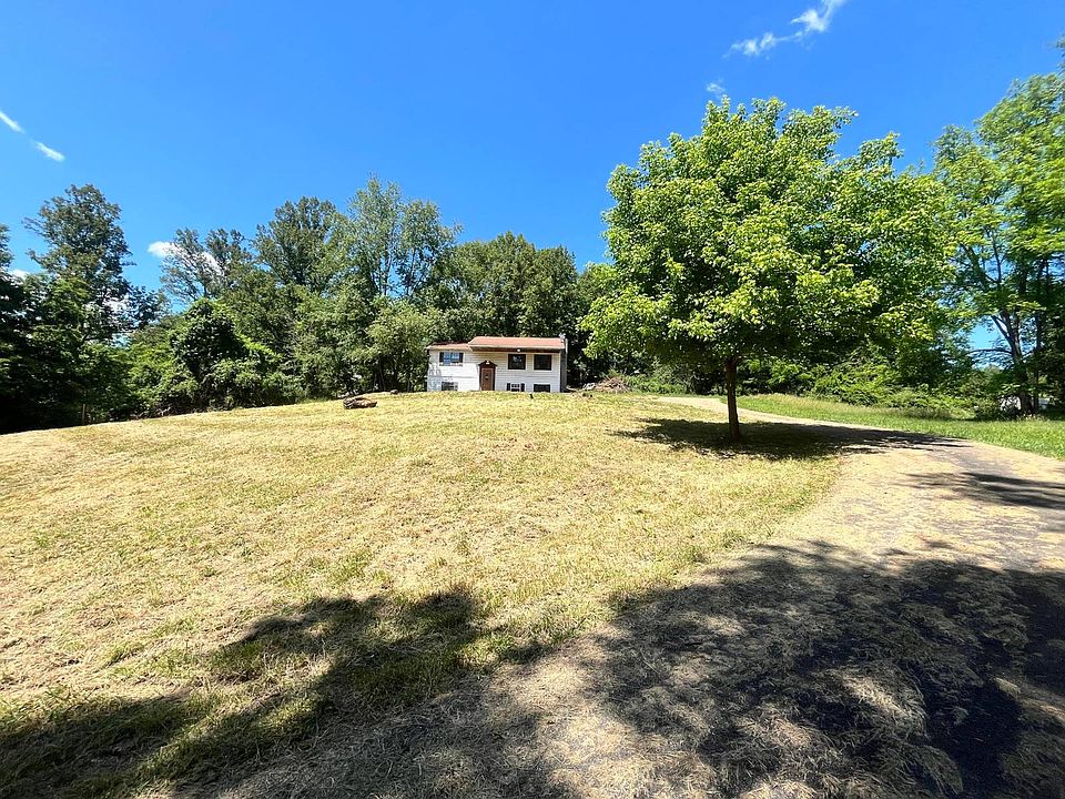 1st image of 221 Rocky Step Rd