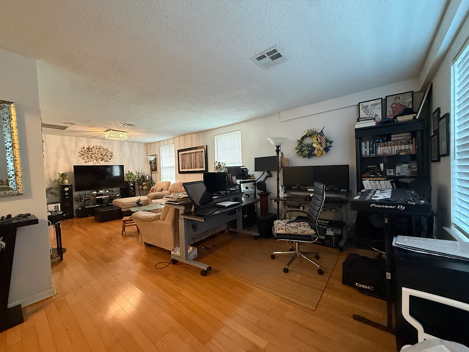 2 bed, 1000 sqft, $1,500 — Photo 3