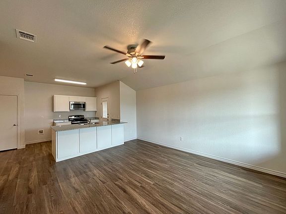 4th image of 1814 Clovis Dr