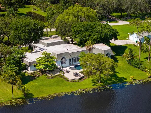 11000 SW 25th St, Davie, FL 33324