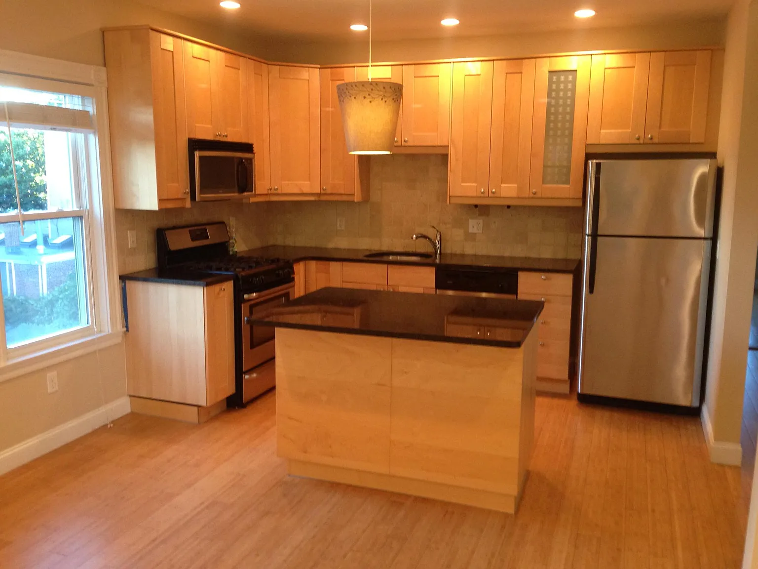 2 bed, 981 sqft, $3,500 — Photo 3