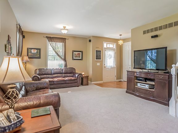 5th image of 218 Patriot St #272
