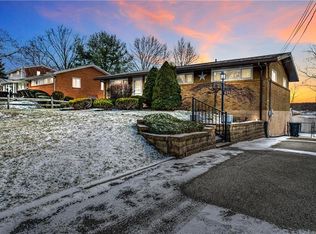625 Garden City Dr, Monroeville, PA