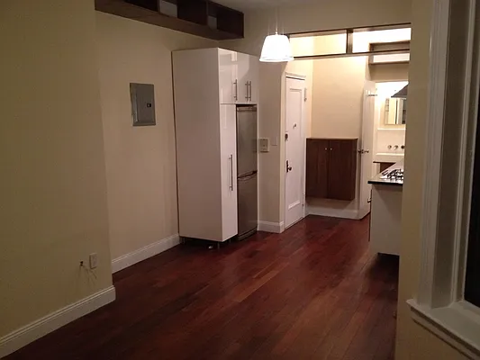 Rented by Camhi NYC Realty Inc | media 22