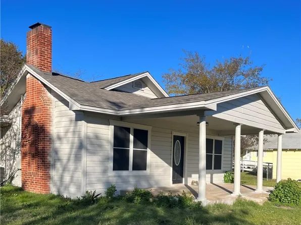 718 Hollis St, Normangee, TX 77871