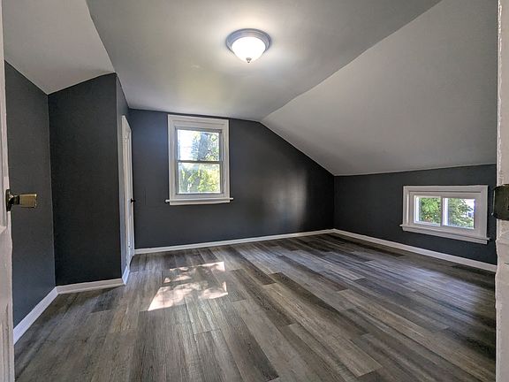3rd image of 817 Front St Floor 2
