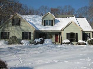 14 Amberg Dr, Pomfret Center, CT 06259