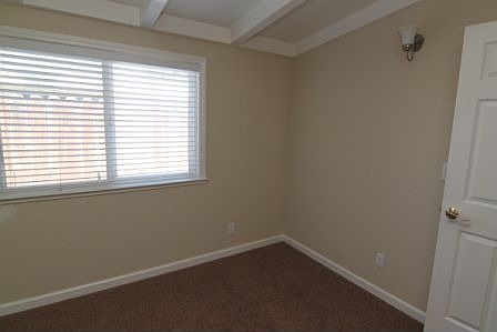 4th image of 973 Las Palmas Dr