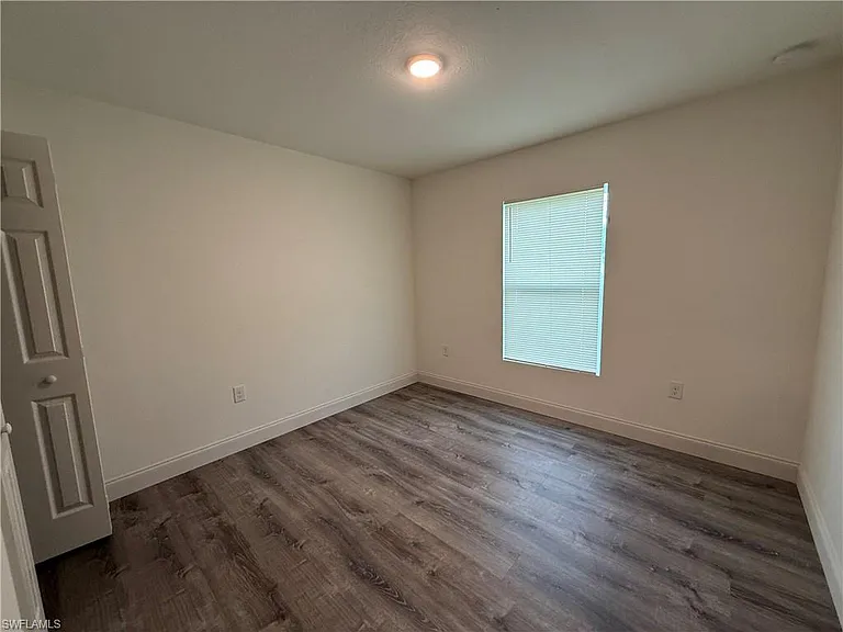 3242 Cordova Ter — Photo 11