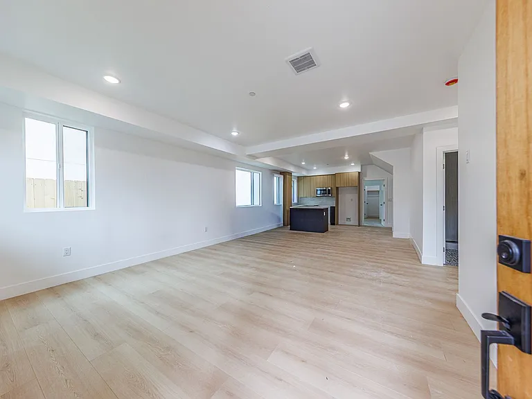 5187 W. 21st St. — Photo 9