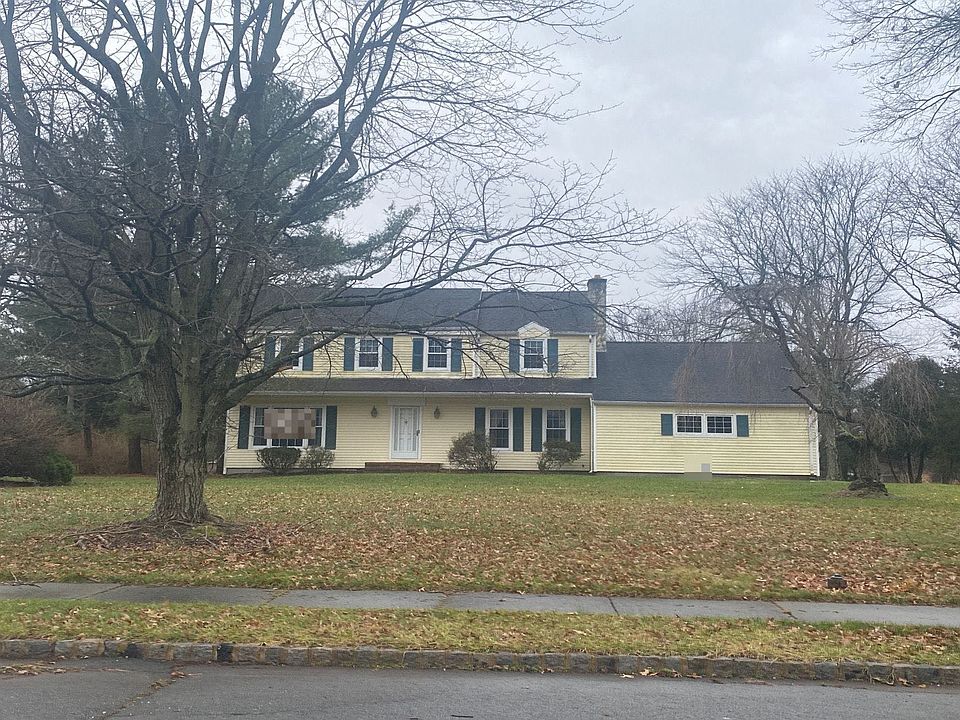 1st image of 19 Stonewyck Dr