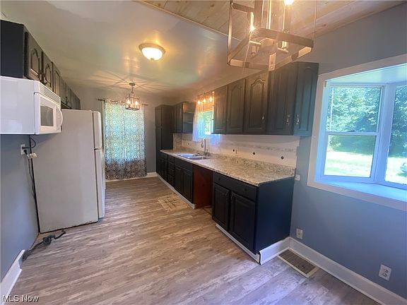 4th image of 715 Althea Ave NW