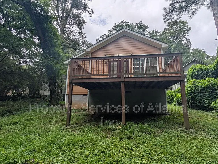 1903 Chattahoochee Pl — Photo 2