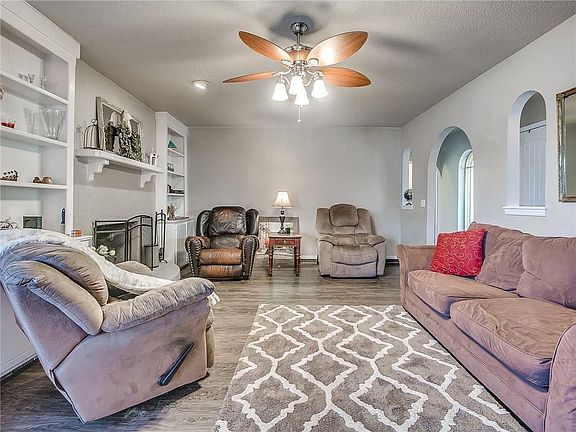 3rd image of 11823 SE 128th St