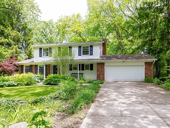 3rd image of 1516 Bardstown Trl