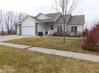317 Brandon St, Grinnell, IA 50112