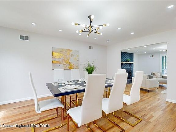 3rd image of 1825 9th Avenue