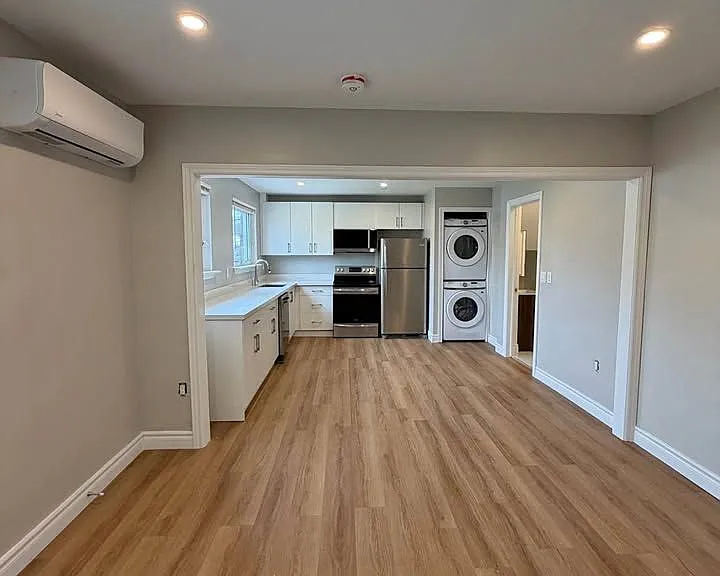 14 Rainswood Ct N #MAIN FLOOR — Photo 4