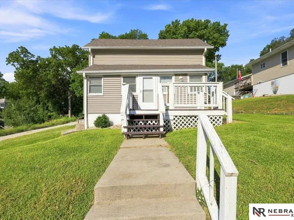 1124 S 8th St, Plattsmouth, NE 68048