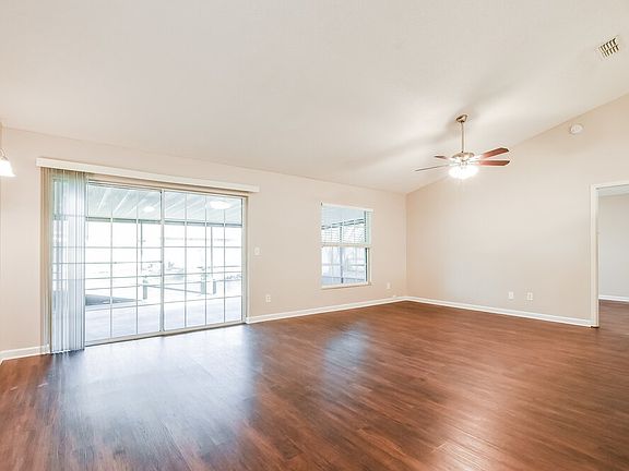 3rd image of 126 Grovewood Ave