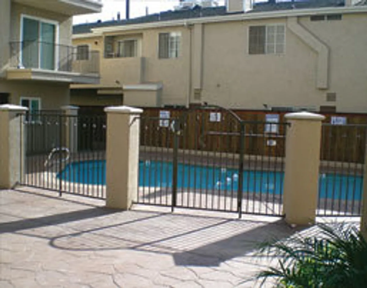 Building Photo - Casa De Lago Apartments