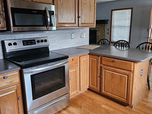5th image of 912 Randallwood Dr