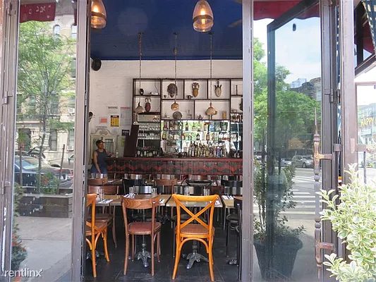 Rented by Rennit Inc. | media 10