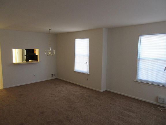 Living/Dining Area