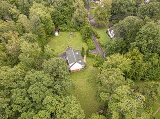 6 Forest St, Highland Lakes, NJ 07422