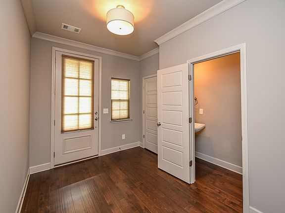 2nd image of 1503 Channing Dr