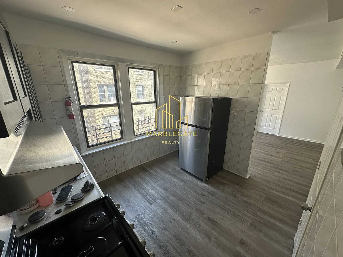 Building Photo - 47 Milford Ave #166