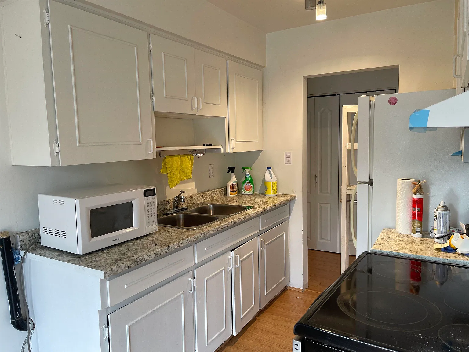 3 bed, 1100 sqft, $2,500 — Photo 4