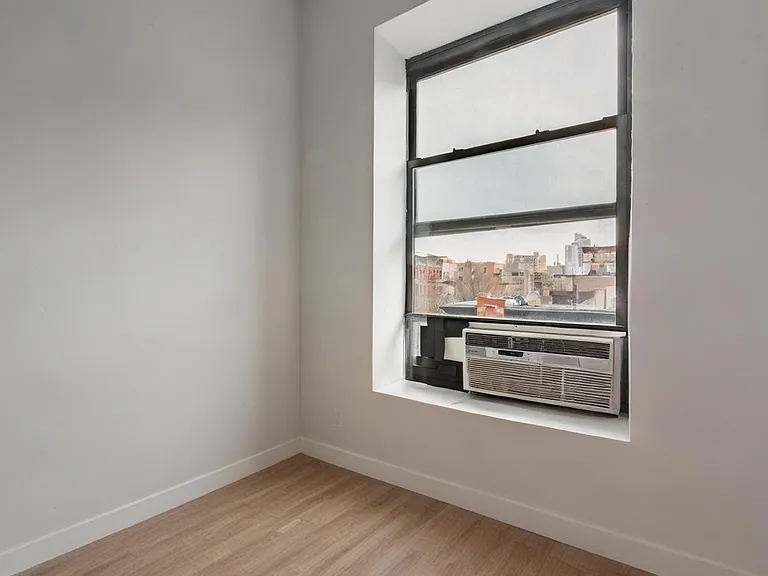 411 Manhattan Ave #9 — Photo 11