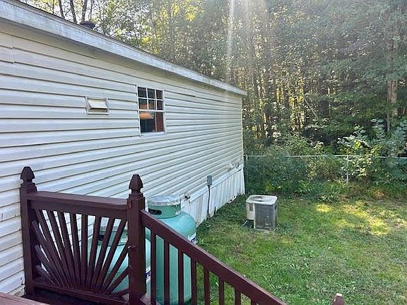 4th image of 142 Mountain Avenue