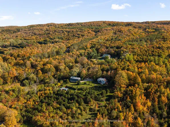 529685 Pretty River Rd, The Blue Mountains, ON L0M 1P0