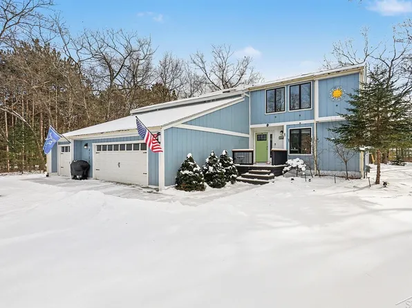 4738 Willow Bend Rd, Oscoda, MI 48750
