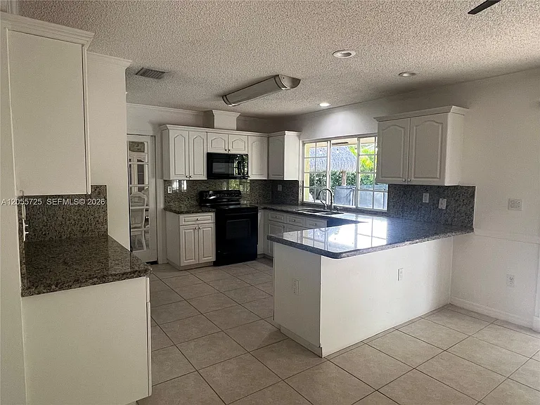 14131 SW 146th Ter — Photo 6