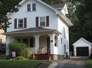 110 Cornwall Ln, Rochester, NY 14617