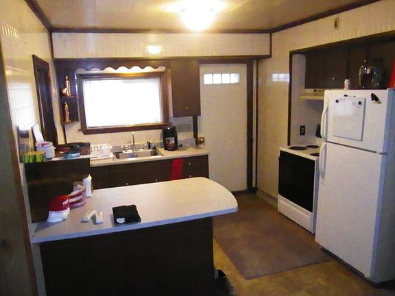 5th image of 309 Magnolia St