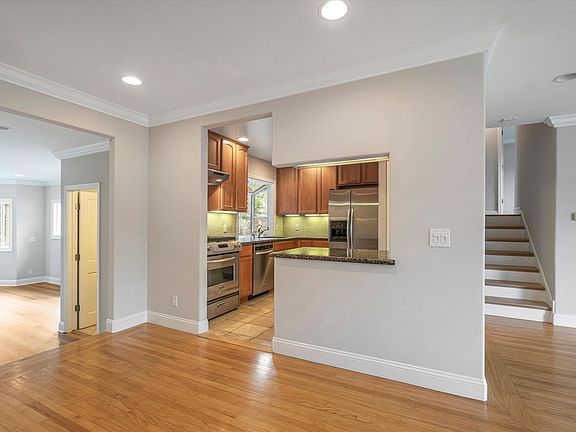 5th image of 2718 Carolina Ave